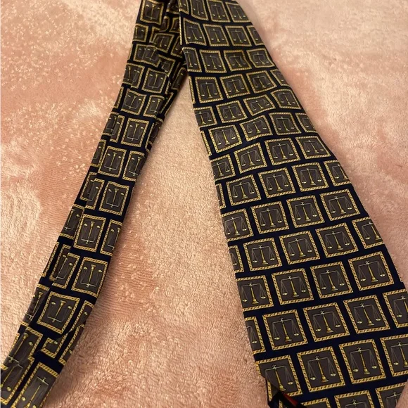 Elegant Navy and Gold Scales Patterned Men's Tie - Picture 4 of 7